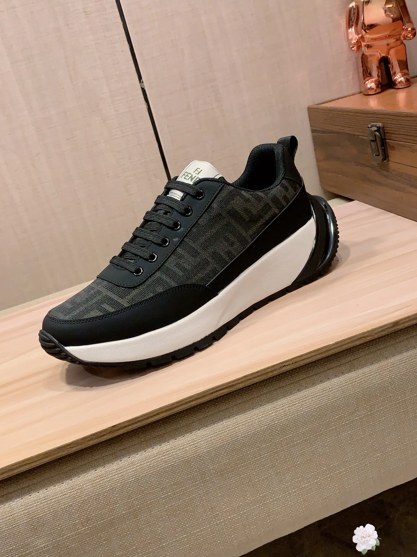 Men's men's shoes💰460💰💰🎩🎩[Lightning][Lightning] "FENDI*" The latest and most popular casual shoes, top brand [Seduce] luxury~purchase, top~quality. [Strong] The upper is made of imported breathable cowhide with material ➕ breathable sheepskin feet (•) and fine workmanship. The original stylish and stylish soft rubber wear-resistant and non-slip outsole is light and comfortable on the feet. The real thing looks better when photographed. 305: code: 38-44, 2️⃣ colors selected